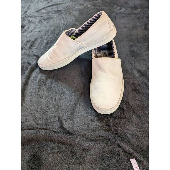 Mens UGG suede leather slip on shoes. In good condition size 12. - Picture 2 of 11